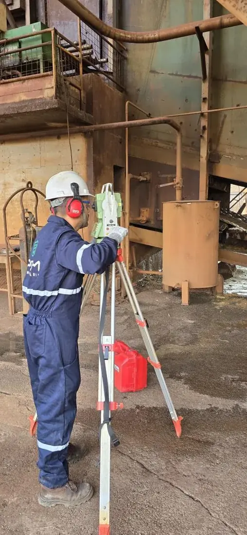 Levantamento de cotas em área de processo
